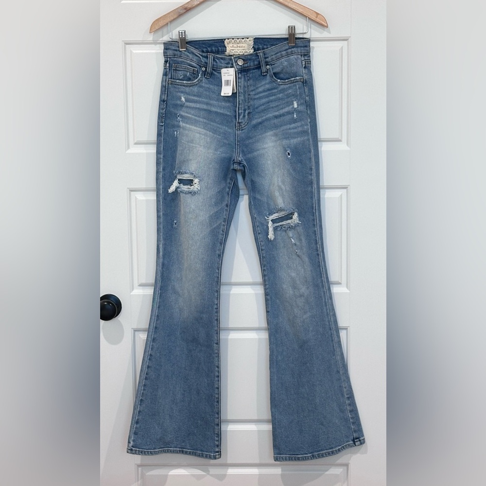 Alter’d State Galveston Flared Jeans NWT Size 27/5